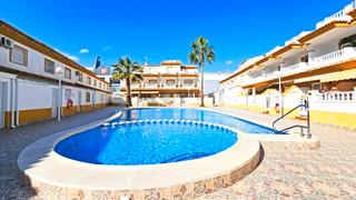 Casa en Los Narejos_Punta Calera. Esta encantadora casa adosada orientada al sur se presenta en pe