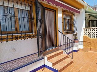 Maison à Los Narejos_Punta Calera. Ubicada en los narejos, esta encantadora casa de planta baja ofr