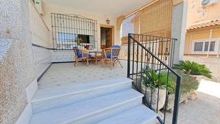 Casa en Los Narejos_Punta Calera. Magnífica vivienda tipo dúplex en esquina con amplios espacios e