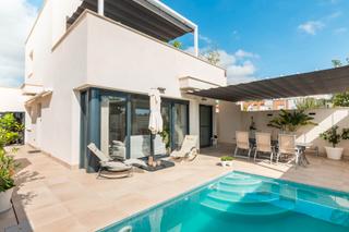 Casa a Centro. Chalet independiente con piscina privada climatizadanbspde 143m