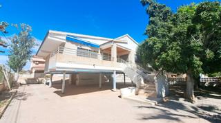 Casa a Los Narejos_Punta Calera. Te presentamos este espectacular chalet independiente, ubicado e