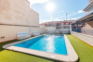 Haus in Roda. Estamos orgullosos de presentar esta hermosa casa en esquinanbsp