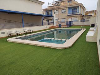 Haus in Roda. Estamos orgullosos de presentar esta hermosa casa en esquinanbsp