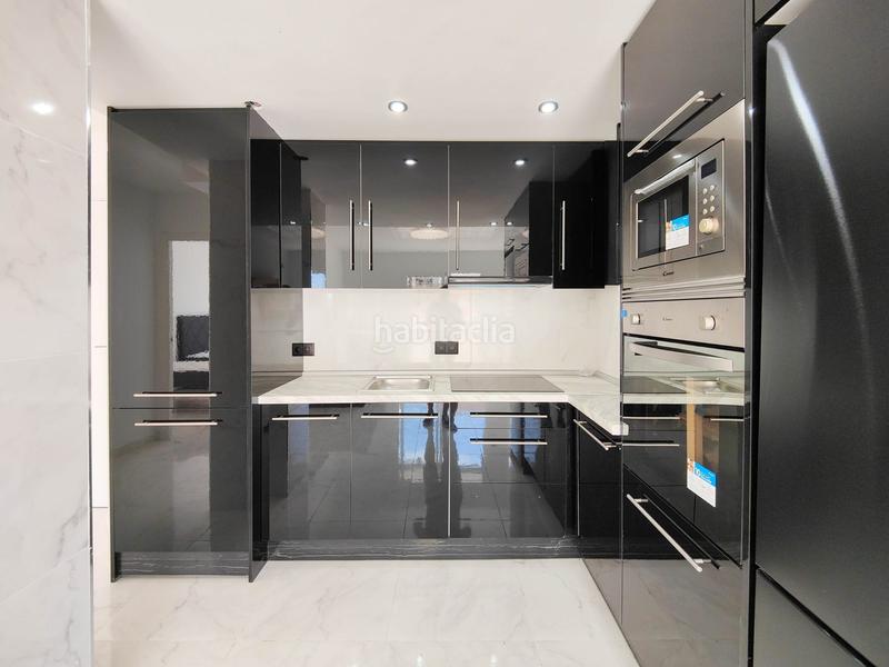 Foto 419889d8-6fe9-462a-994b-74bb4e81b963. Apartament amb piscina a Punta Prima Torrevieja