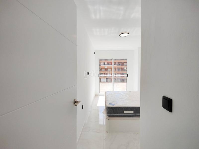 Foto aa9fba8f-00a4-4e04-bab5-6181750d0516. Apartament amb piscina a Punta Prima Torrevieja