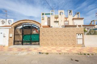 Casa adossada  De las gaviotas. Oportunidad nica! encantadora casa adosada con piscina privada