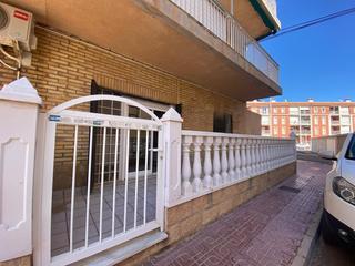 Apartament  Antonio gil. Apartamento en planta baja a solo un paso de la playa la mata.