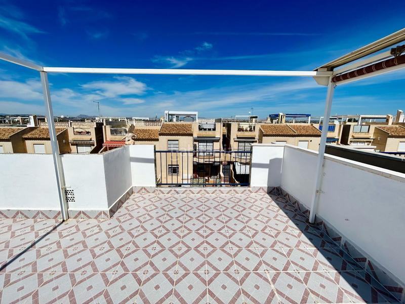 Foto 4cdb8d4b-212c-4516-84cc-c34d6273e810. Apartamento  reformado con solárium en el prestigioso residencial mirador iii en Torrevieja