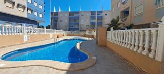 Appartement  Adrian. Encantador bajo con  terraza prximo a la playa la mata .