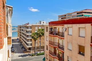 Apartament en San miguel de salinas 7. Amplio apartamento a solo 100 metros de la playa del acequion.