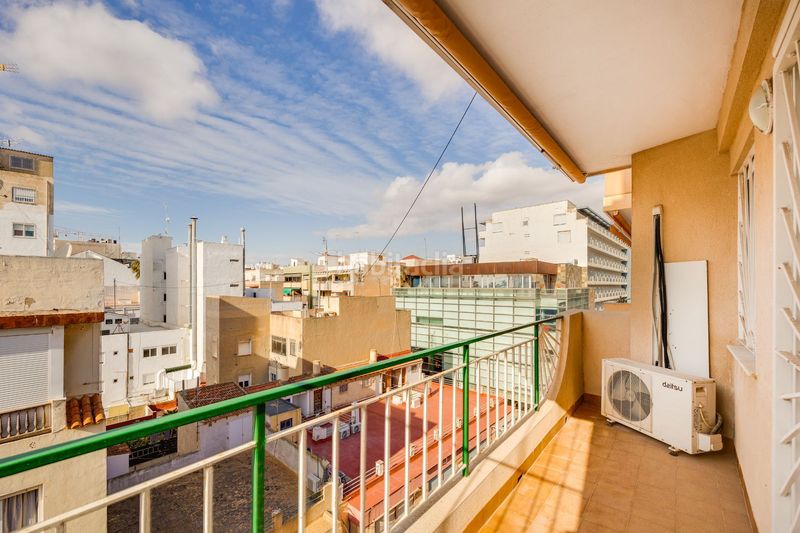 Foto 4a0be069-3be0-47fd-b98e-5d9175f7997b. Apartament a Centro - Muelle Pesquero Torrevieja