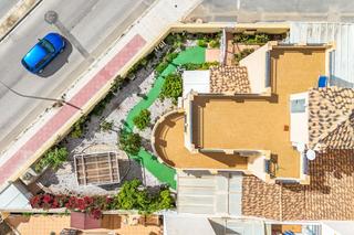 Casa  Arcoiris. Villa en venta en orihuela costa  ideal para vivir todo el año o