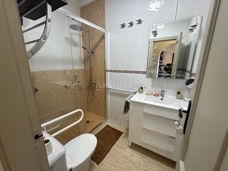 Foto 027cc00c-5a0a-4340-bf1e-bbb2311243fe. Apartamento acogedor apartamento con solárium privado y piscina comunitaria. en Torrevieja