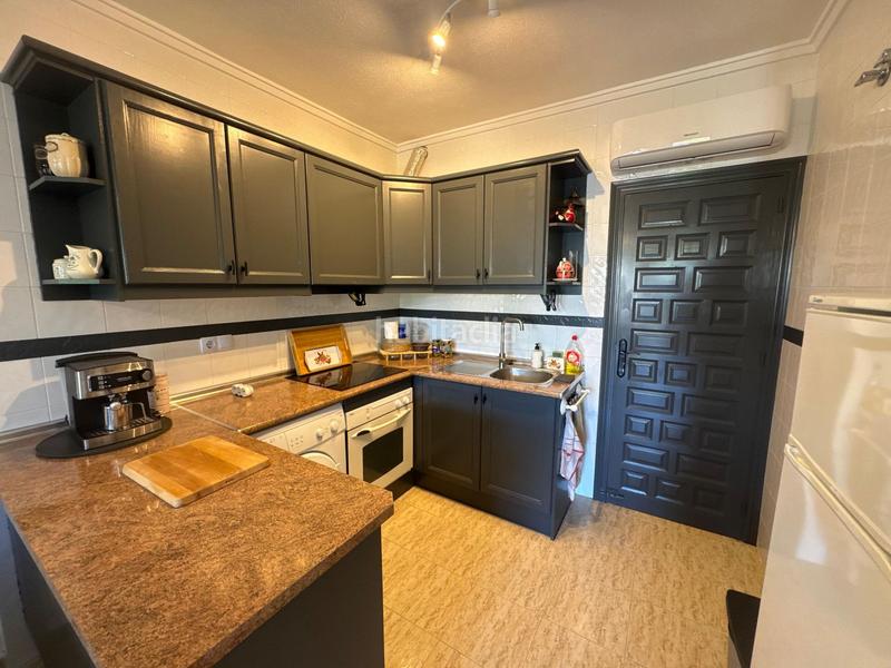 Foto 390596b4-34af-4fd0-81e0-c4dae85c80f6. Apartamento acogedor apartamento con solárium privado y piscina comunitaria. en Torrevieja