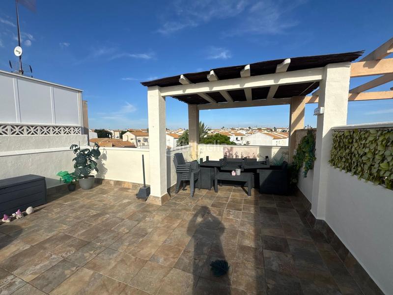 Foto d80cc624-c733-4fd1-a3af-330e0c383824. Apartamento acogedor apartamento con solárium privado y piscina comunitaria. en Torrevieja