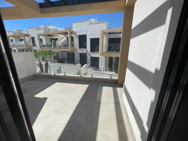 Foto f49226fa-d5bd-4f71-bb02-74b8415873a9. Apartament amb piscina a Lomas de Cabo Roig - Los Dolses Orihuela