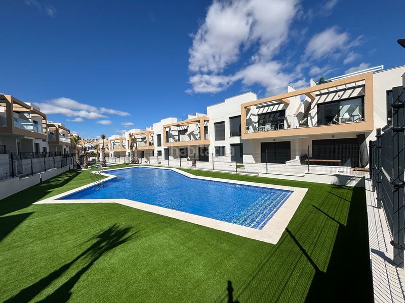 Foto f8ca20fa-5cb2-45f0-a140-dfbc0f6f3c23. Apartament amb piscina a Lomas de Cabo Roig - Los Dolses Orihuela