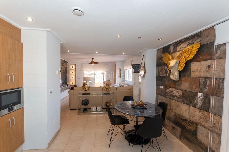 Foto 045d5832-07ed-4fd2-bfbd-35e22341115a. Apartament amb piscina a Cabo Roig Orihuela