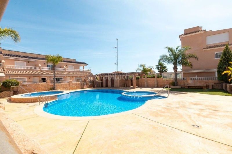 Foto 821f42e6-4f66-4e9d-8289-d33bdf62a9d6. Apartament amb piscina a Cabo Roig Orihuela