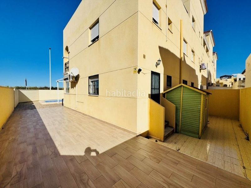 Foto 72cf19b2-a596-479f-a02d-3e2c60d49af0. Casa adossada amb piscina a Cañada del Molino Torrevieja