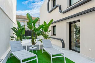 Chalet  Colon 20. Villa pareada reformada a pocos metros del mar en torre de la ho