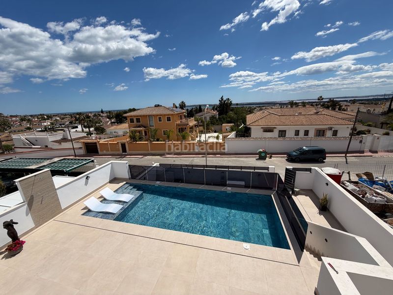 Foto 46e689a5-4e93-4102-bb1a-ef7a0897aa13. Xalet amb piscina a Rojales