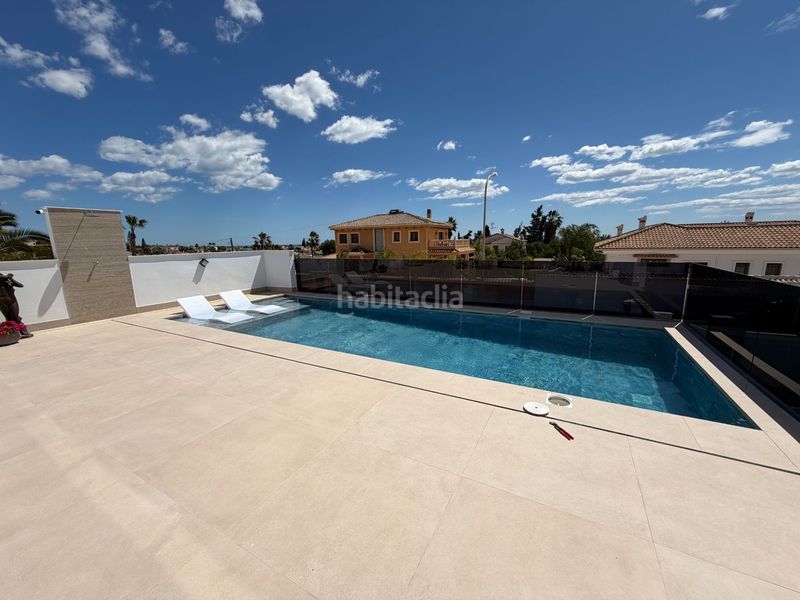 Foto b171bd95-b30d-4a05-81cf-e0c65d3c6508. Xalet amb piscina a Rojales