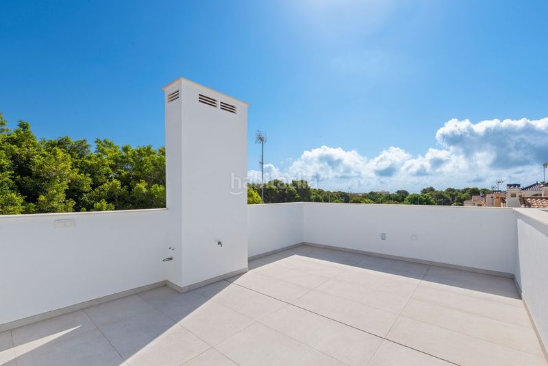 Foto c35bed43-91c5-4b29-bd25-64d18f522db7. Casa amb piscina a Torre de la Horadada Pilar de la Horadada