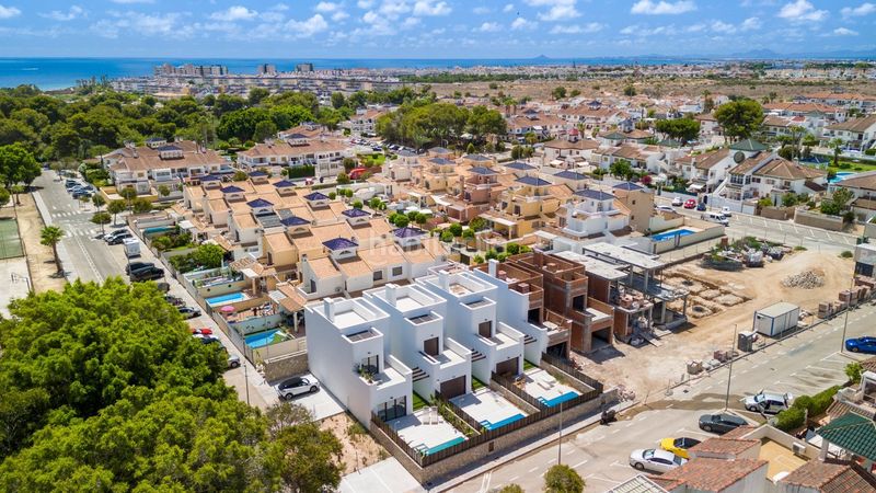 Foto e4f36dbe-d0e2-4b39-9764-93768da59c1d. Casa amb piscina a Torre de la Horadada Pilar de la Horadada
