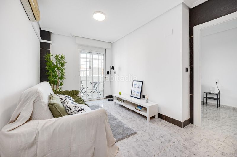 Foto 6dd0c4bb-1d83-4a90-b3d0-e9c4a2b0ff89. Apartament amb piscina a nueva Torrevieja Torrevieja