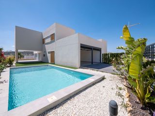 Maison  Avenida antonio pedrera sole. Villas independientes situada en la finca golf.