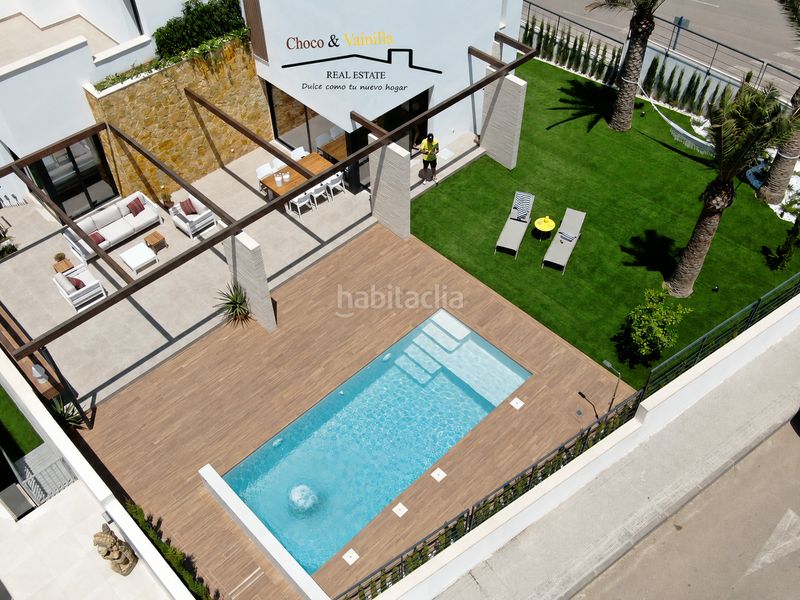 Foto aa37806f-e799-41c6-846d-1d1f78f84620. Xalet amb piscina a Campoamor Orihuela