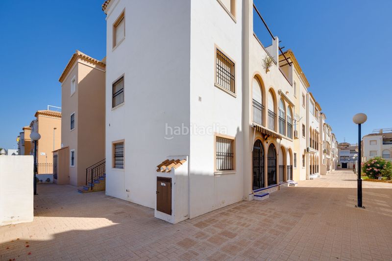 Foto ac9c78d3-c61c-4be0-a786-2105453bcf39. Casa a ramón rubial 7 a La Veleta Torrevieja