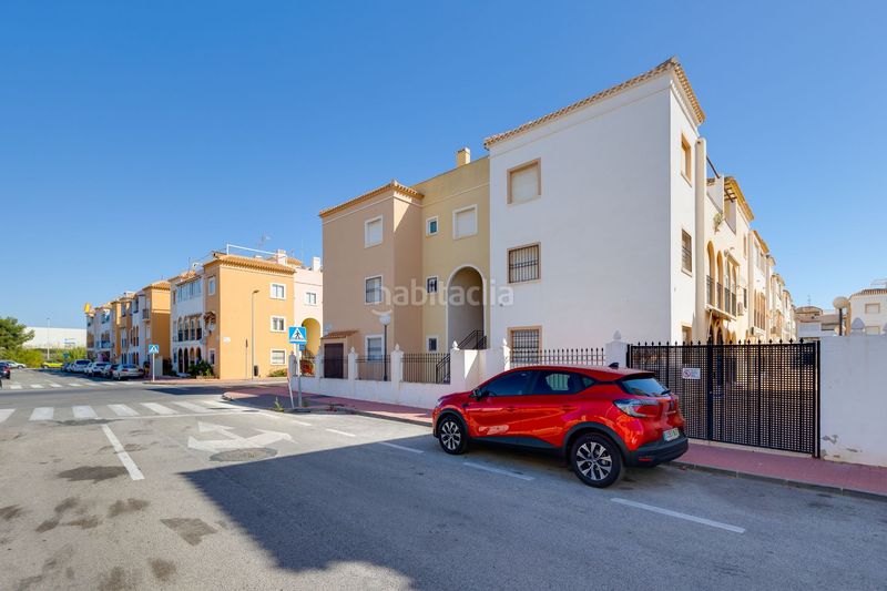 Foto b251614a-2b12-49c9-9759-9fea33952d1e. Casa a ramón rubial 7 a La Veleta Torrevieja
