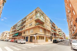 Apartment  Valencia 12. Amplio piso a 300 metros de la playa del acequión