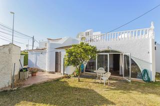 Haus  Cuervo. Acogedor bungalow independiente en la zenia, orihuela costa, con