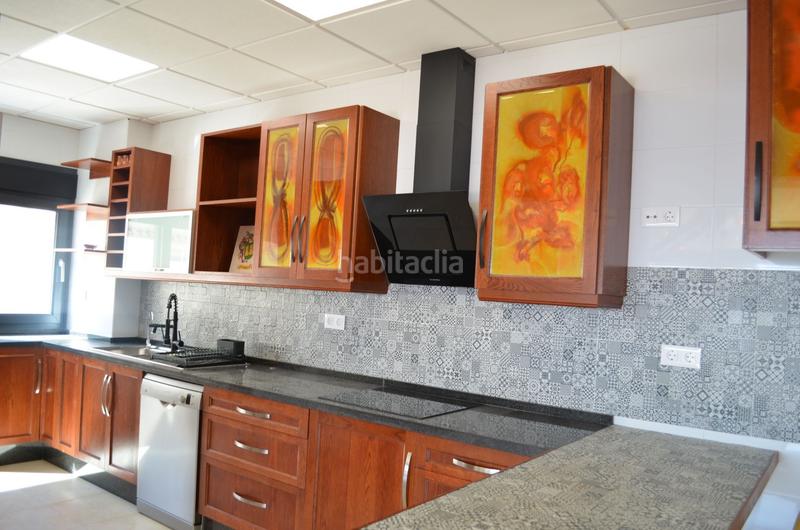 Foto cf0c3b55-4dd2-40bd-a13e-92b85e13164b. Chalet villa de obra nueva en primera linea de playa. en Torrevieja