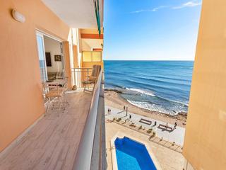 Appartement en Timonel 8. Luminoso y acogedor apartamento en primera linea de playa.