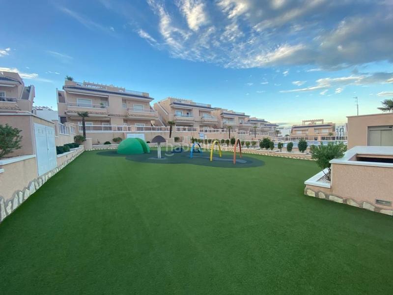 Foto 90f7c734-4e22-4aca-b6fb-7d57d0380c5e. Apartamento ático con solárium privado. en La Regia Orihuela