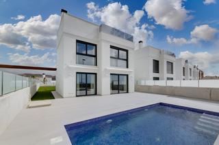 Maison  Calle del vespre. Chalet de obra nueva, próximo al campo de golf bonalba, alicante