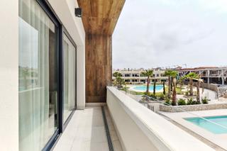 Appartement  Gregorio marañón.. Villa de obra nueva, solárium privado, piscina y áreas verdes.