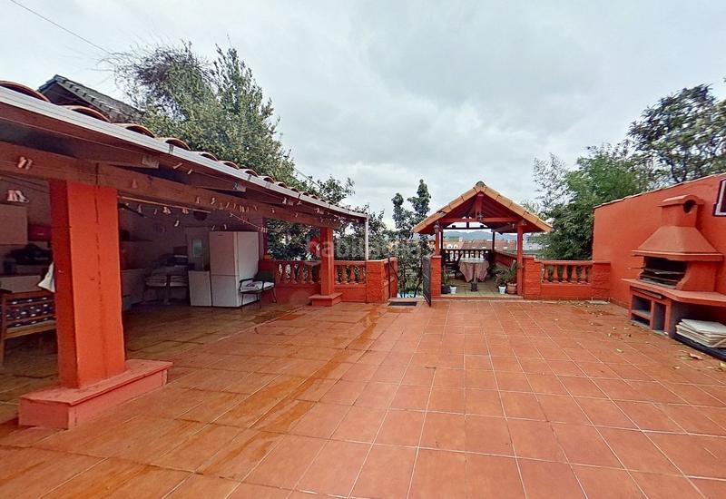 Foto ce17e205-516e-4c4e-ba01-6fc5bc7f509c. Casa con riscaldamento in Peñacastillo - Nueva Montaña Santander