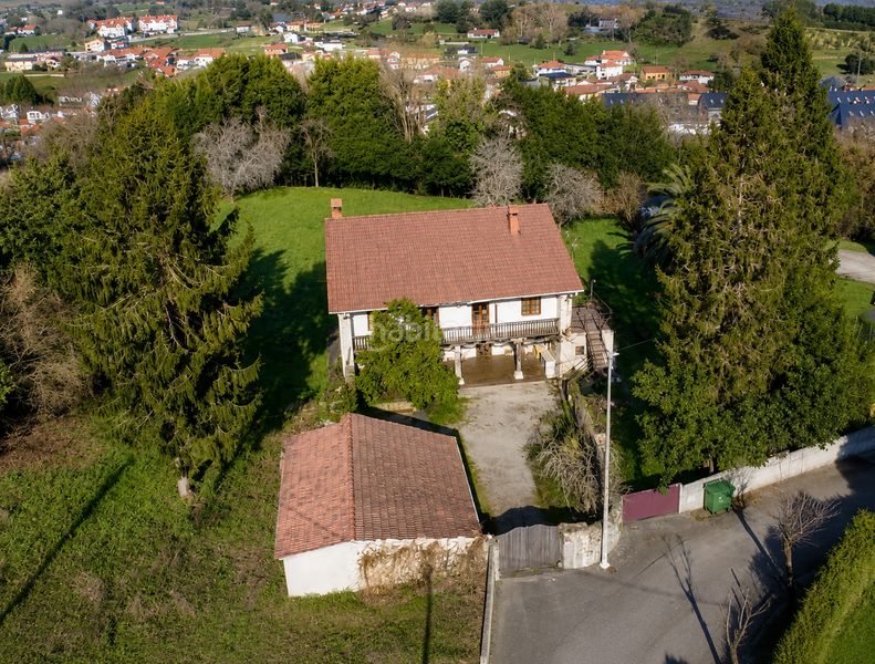 Foto bfbca003-1708-4d49-9337-0abc8c671c5b. Casa amb calefacció a Reocín