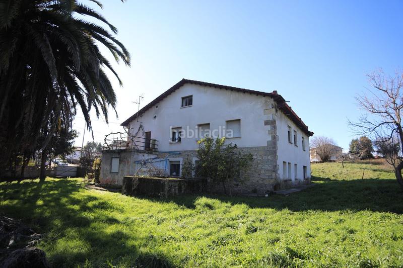 Foto c76bc6d2-b372-4da0-8c9b-0fd841b959a8. Casa casona montañesa y gran finca urbana en la veguilla en Reocín