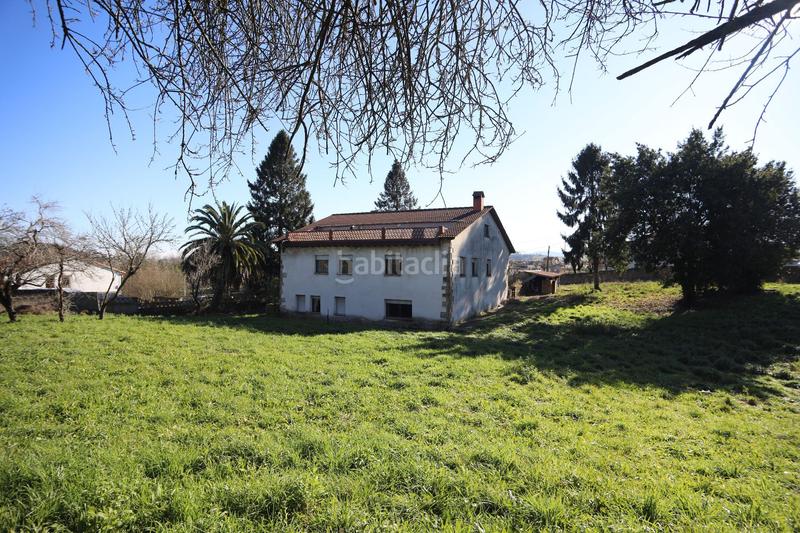 Foto c94c7290-fe57-43c2-9f07-9d12a083011b. Casa casona montañesa y gran finca urbana en la veguilla en Reocín