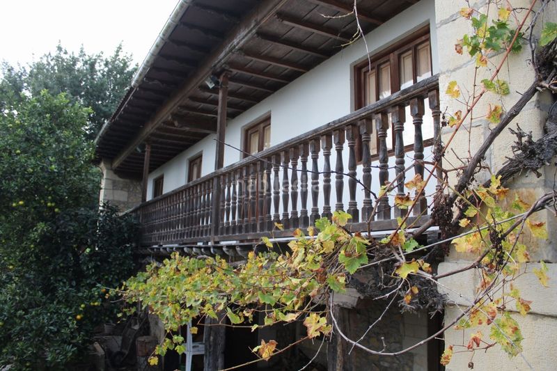 Foto ca38de82-5d99-442e-95c8-5700bafffa8b. Casa amb calefacció a Reocín