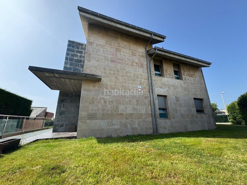 Foto 0f68e04f-b76d-48f3-a13f-096ecf570568. Casa amb calefacció a Mompia Santa Cruz de Bezana