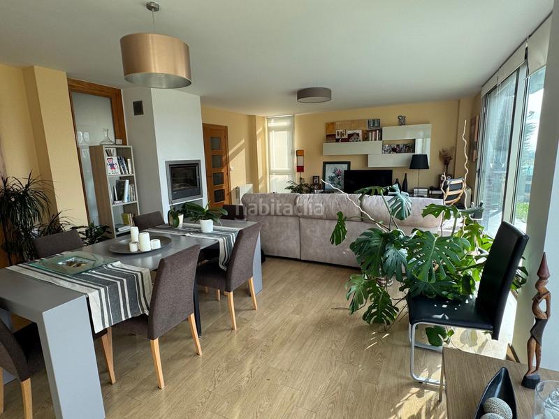 Foto 28c3a33e-fa91-4dcb-8b30-dd077cd77a57. Casa amb calefacció a Mompia Santa Cruz de Bezana