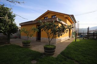 House  San julian (la encina ). Vivienda unifamiliar con dos casas y gran parcela en la encina d