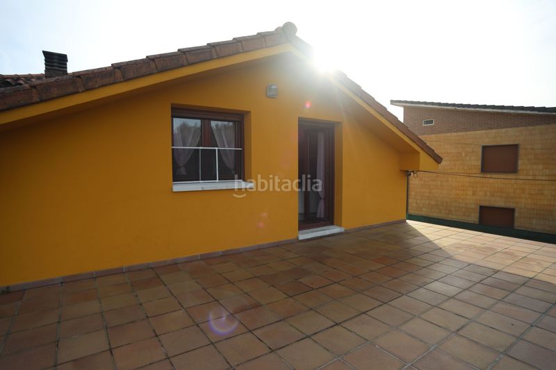 Foto 2cbd88df-6068-46cb-b1d8-db1716557a68. Casa amb piscina a Santa María de Cayón